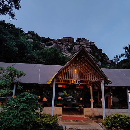 Lazy Panda Hotel Hampi Exterior photo