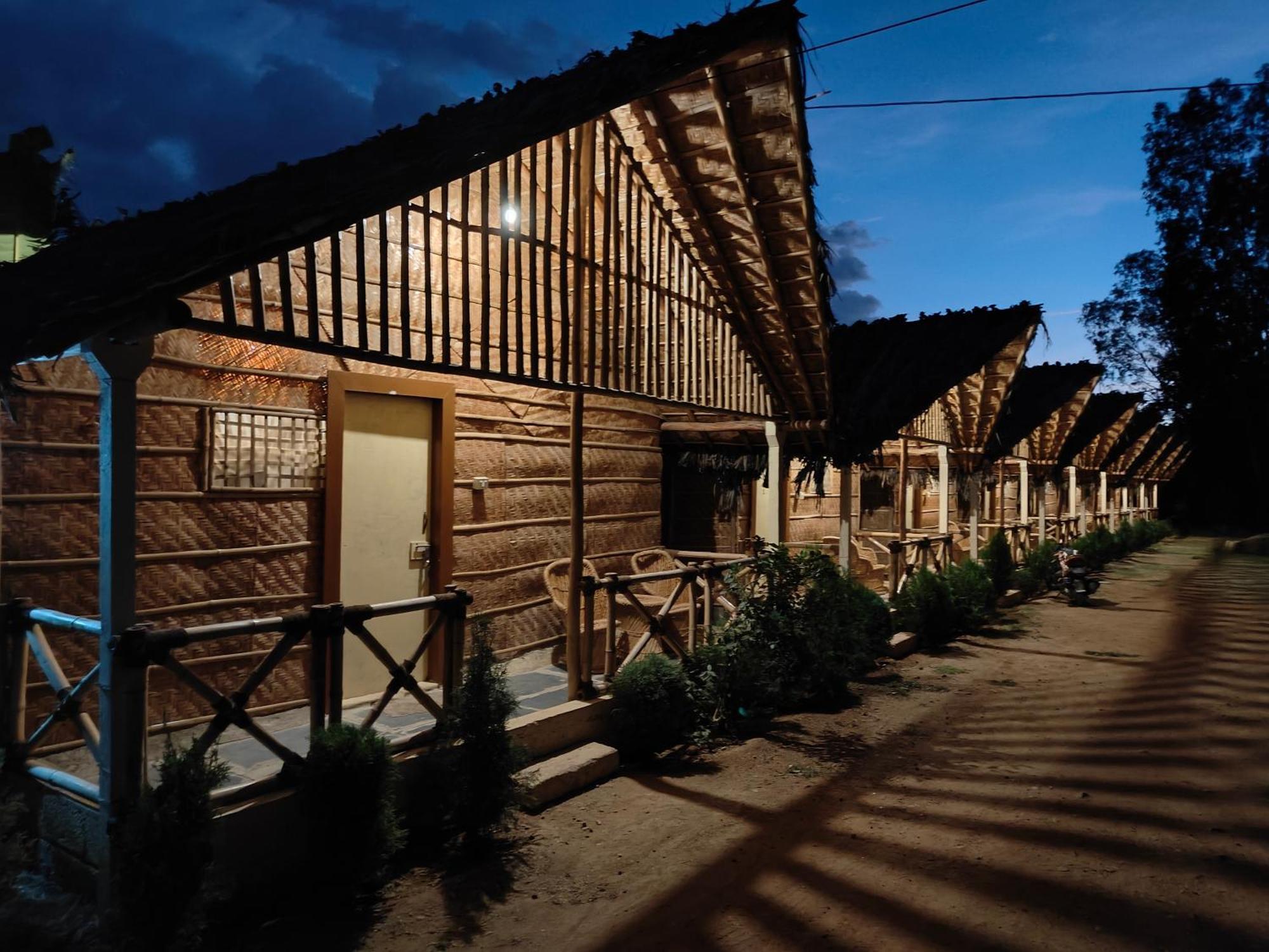 Lazy Panda Hotel Hampi Exterior photo